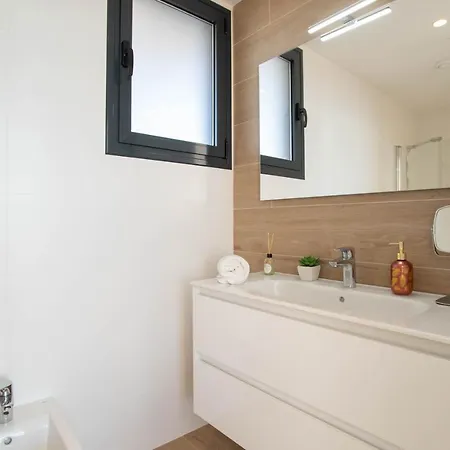 Modern Sea Front Reef Apartament *