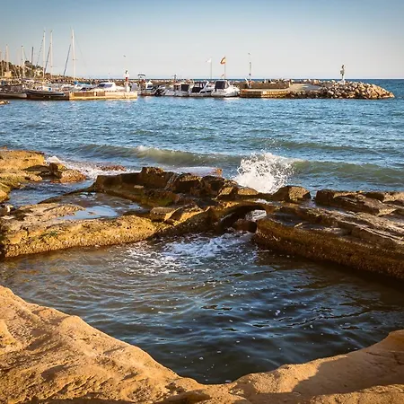 Apartment Modern Sea Front Reef